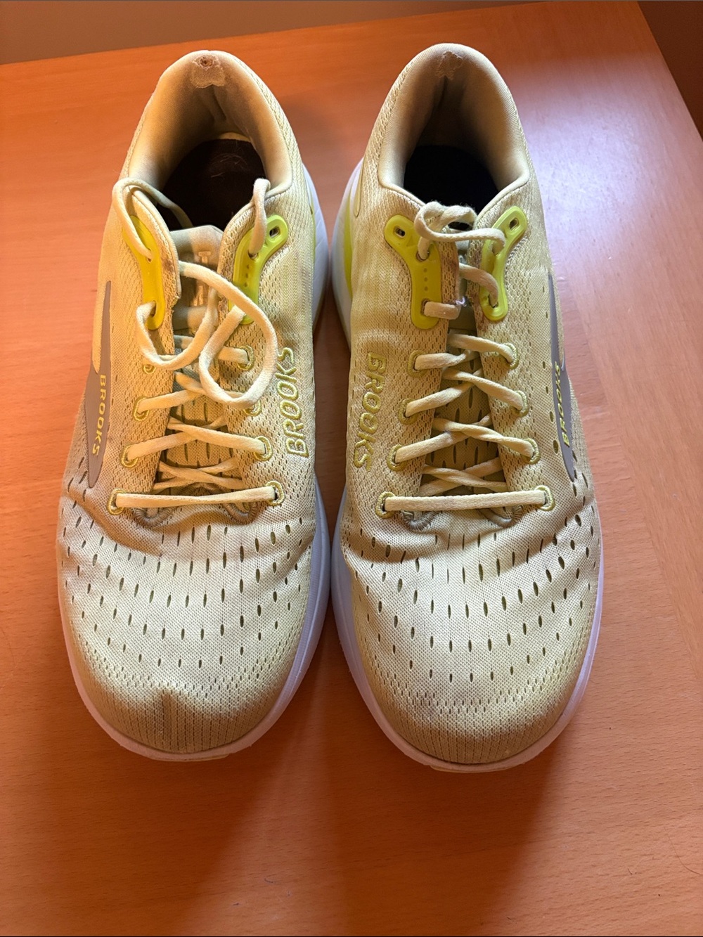 Brooks Men’s Yellow Athletic Running Shoes- Ghost Max 2- size 13
